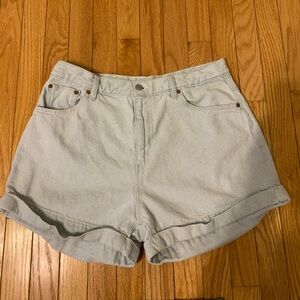 Levi’s A-Line Mom short in light wash
